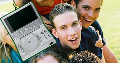 ‘This was in the mid-2000s before smartphones’: Woman demands to use a teen’s DVD player and earbuds during a flight, refusing to take no for an answer