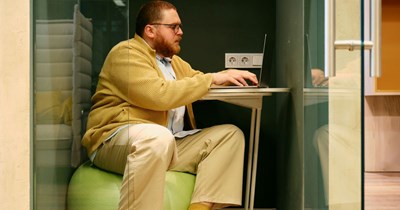 Company forces hardworking remote employee to return to the office; employee does half as much work in the office as he did when working from home: 'I probably put 10-12 hours of work in per day, because I could squeeze it in anywhere.'