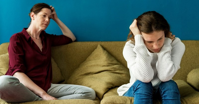 family drama inheritance aita entitled parents funeral wedding sister grandmother money Parenting Fail Family - 44152069