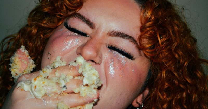 Aunt eats her birthday cake even though her sister objects