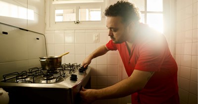 Man unknowingly eats gluten-free pasta, then proceeds to blame his girlfriend for not telling him it was: ‘He said it was basically food tampering’