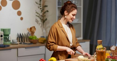 Entitled family demands woman cook two dinners per night after she starts cooking healthier meals per her doctor's orders: ‘They are welcome to cook their own dinner’