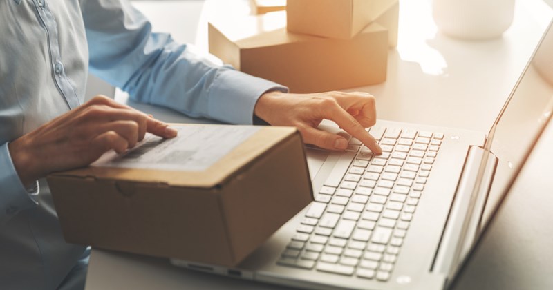 Online handbag seller refuses to send bag to entitled customer after they demand a refund for two past orders, leading to a dispute on the site: ‘I decided to cancel the order’