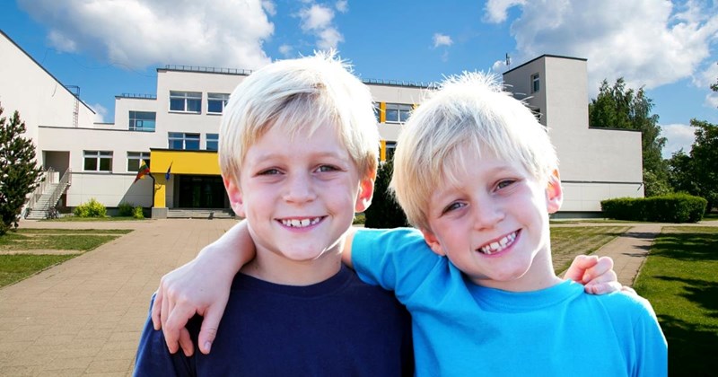 Mom of 11-year-old twins refuses school's demands to provide identifiers to tell the kids apart: ‘That can easily be done by asking their names’