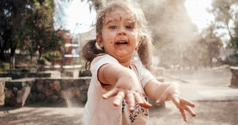 toddler-tantrum thanksgiving-dinner family-holiday families parenting-style spoiled-toddler kids-table family-drama motherhood