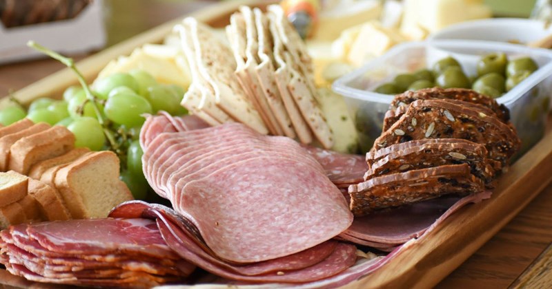 twitter, Twitter Thread, mother, twitter reactions, moms, parenting, tweet, dinner, food, family dinner, parent, mom, charcuterie, twitter discourse, parents, crazy things parents say