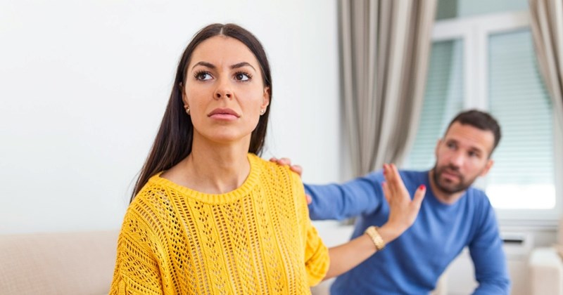 twenties family drama aita brother exes sister breakup Parenting Fail entitled people apartment Family - 44001285