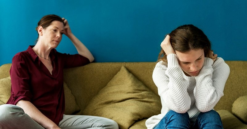 family drama aita teenagers winter break friends money costa rica entitled people vacation Family - 43952133