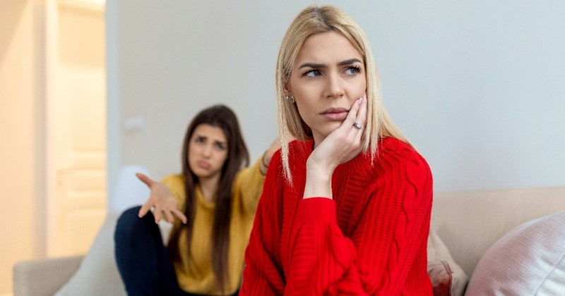 family drama inheritance family feud Jewelry grandmother theft cousins entitled people Family - 44016645