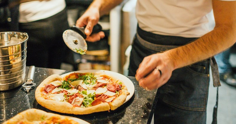 food, meal, customers, gross food, free, entitled customers, restaurant, reddit, reddit thread, askreddit