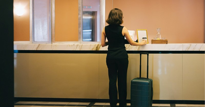Hotel guest demands full refund after informing front desk she is cutting her stay short, employee refuses when she fails to check out in time: ‘Ma'am, that's not how hotels work’