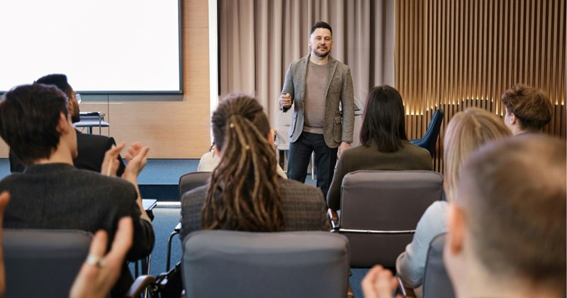 HOA hoa hoa stories entitled people - 44065029