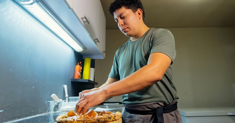 boyfriend family drama cooking pizza son in law reddit story family feud girlfriend homemade pizza father in law in laws mother in law family reddit thread Reddit Family - 43566085