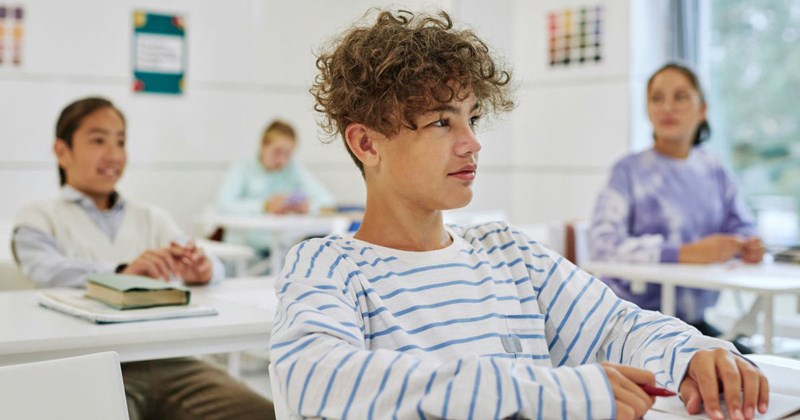 teens, twitter, teenager, teenage, Twitter Thread, career advice, middle school, teenagers, gambling, parenting, raising tees, career, careers, bookie, mom, twitter discourse