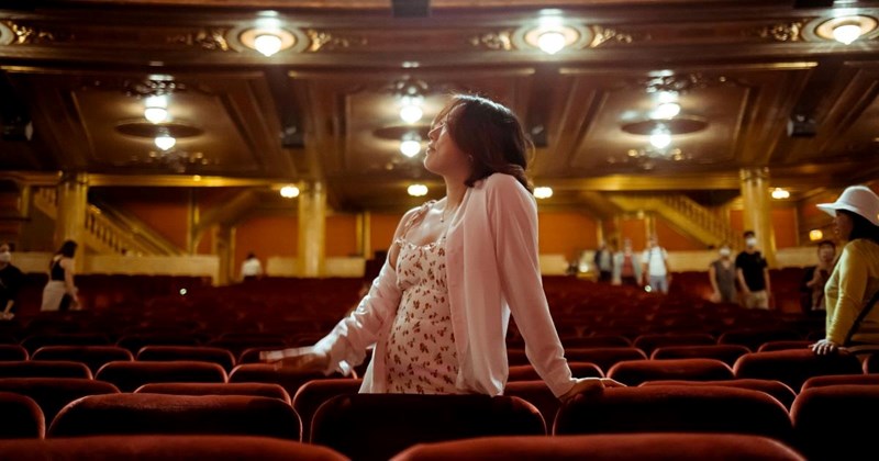 Musical theatre fan buys Les Misérables tickets for family, only to be late to the show because of parents' tardiness, leading to a dispute: ‘It just felt ruined’