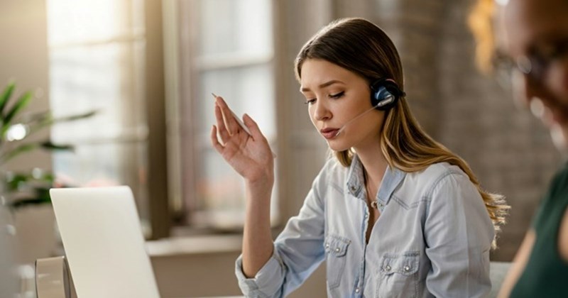 Customer service employee figures out the perfect way to handle entitled customers simply by echoing them: ‘Crazy how that works…'