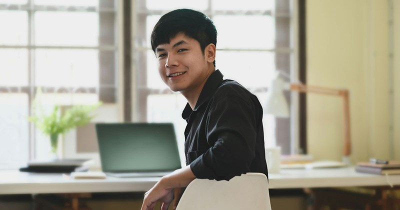 parenting spending son mom competition money saving money mouse