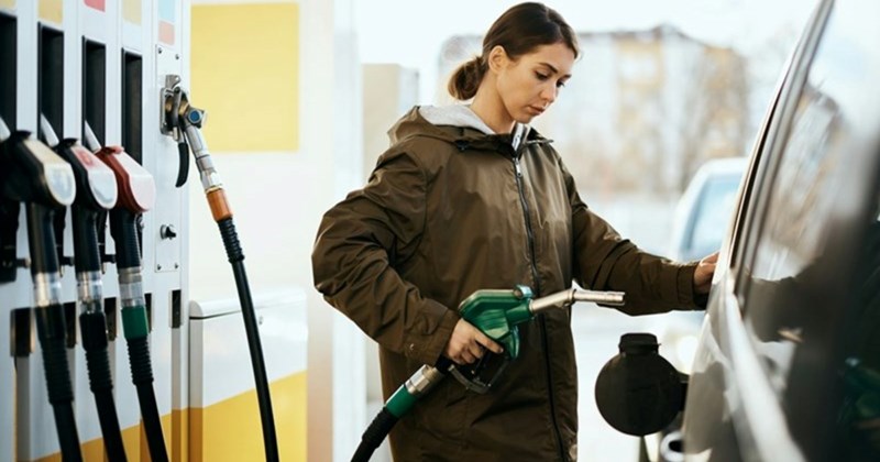 satisfying faith in humanity gas station petty winter weather below freezing justice served karen entitled people Entitled People - 44310021