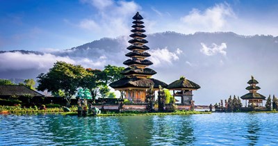 Bride pays $2300 for her friend's trip to Bali for her destination wedding, sues her after she fails to show up to the wedding: 'My husband and I couldn’t afford our own honeymoon, so this was a perfect opportunity.'