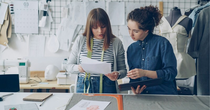 salary aita AITAH sibling rivalry sibling memes siblings money problems reddit story family feud family sibling sister reddit thread Reddit business money Family - 43497733