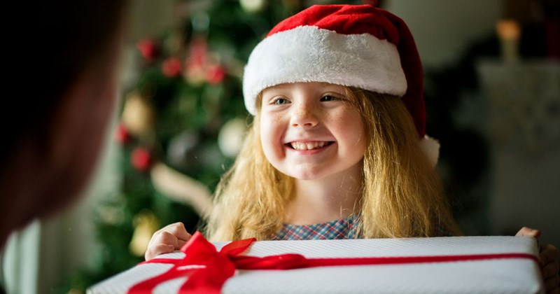  christmas presents present grandfather christmas gifts grandma reddit story parenting good parenting Grandpa grandparents reddit thread Reddit grandmother parents