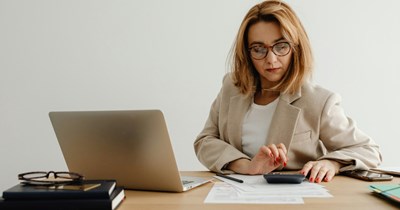 NYC accountant "snaps" at venture company offering $70k-100k for senior accountant role: 'Why would someone... making much more decide to join their company?'