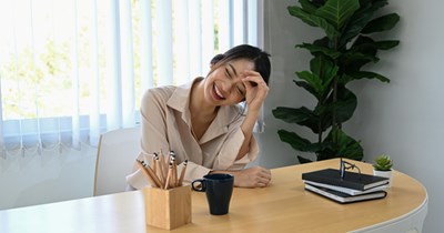 Working mom demands coworker adjusts her schedule for her kids, gets offended when she won't move her vacation days for her: 'Must be nice to not have real responsibilities'