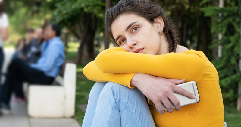 16-year-old finds out her dad isn't her actual bio dad after he prioritizes his other children, she reveals everything but hides who told her, mom desperately wants to know who spilled the beans 