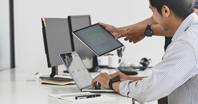 Boss demands employee respond only to ticketed requests that follow the process "no exceptions," employee complies and ignores boss's urgent messages: 'I stopped answering his Slack messages'