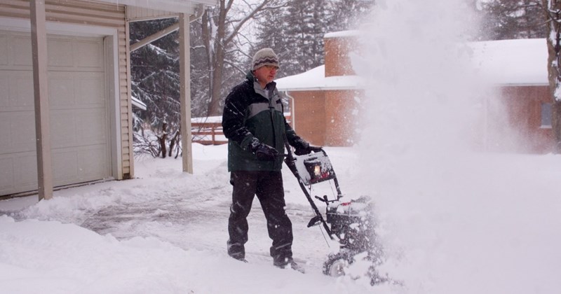 neighbors snow neighborhood-drama bad neighbors power tools borrow entitled people Neighbors - 43813893