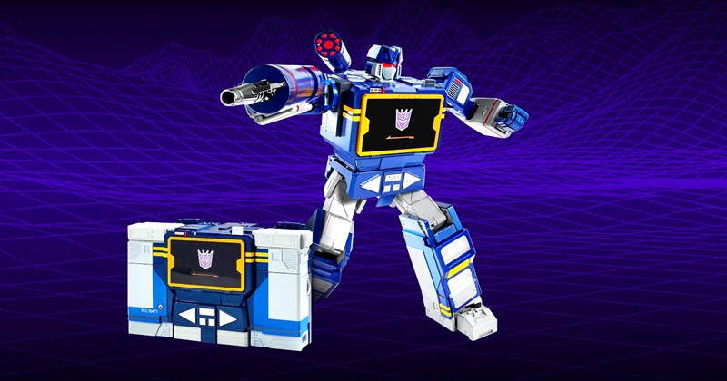 Robosen Soundwave auto converting robot Transformers Soundwave toy Frank Welker G1 Soundwave Bluetooth speaker transforming robot Hasbro Robosen collectible flagship Soundwave nostalgia toy news