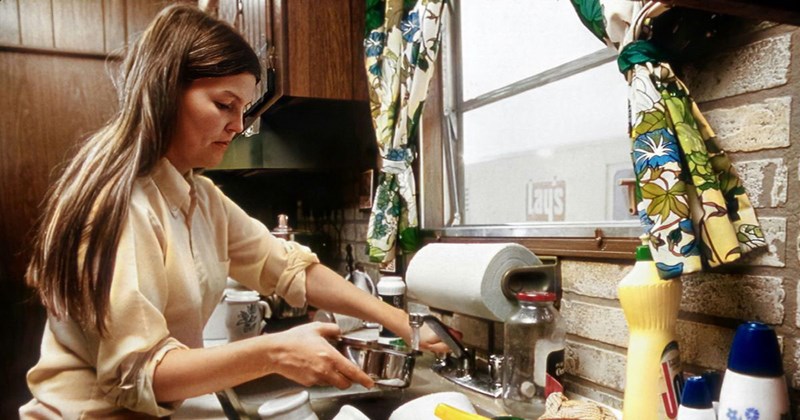  christmas family drama daughter in law entitled parents reddit story in laws mother in law family reddit thread Reddit mom son parents cleaning cooking chores