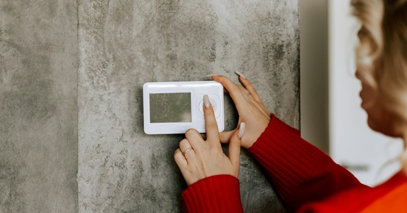 utilities thermostat aita drama cold bad roommates storytime friends reddit story friend story winter temperature reddit thread Reddit roommates discourse money conflict Roommates - 43564805