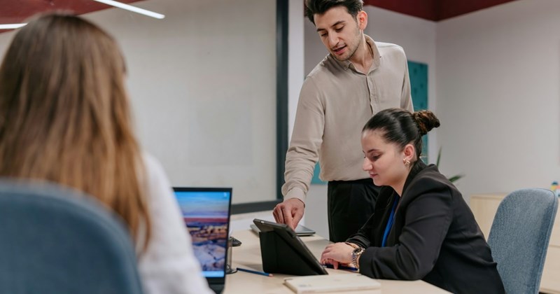 toxic-manager employee toxic-workplace marketing intern Horrible Bosses Workplace - 44324613