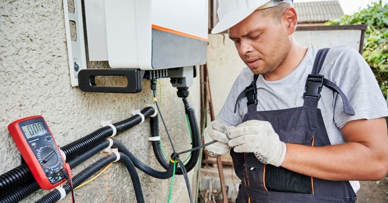 working in trades employee fired tradesman human resources overworked-employees electrician Workplace - 44424197