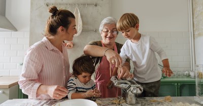 Woman shares secret family recipe for "married women only" with 50-year-old cousin-in-law who plans to remain single, family explodes at her for breaking tradition: 'The cousin didn't "earn" it'