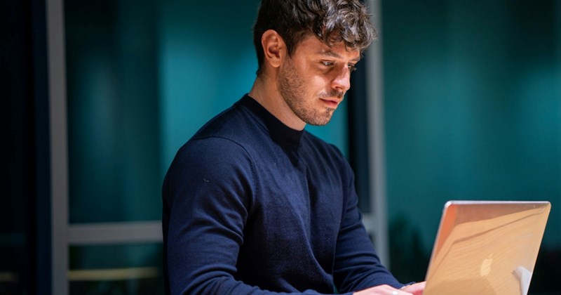 management workplace discussion employment issues boss workplace-stories coworkers Workplace - 44445701