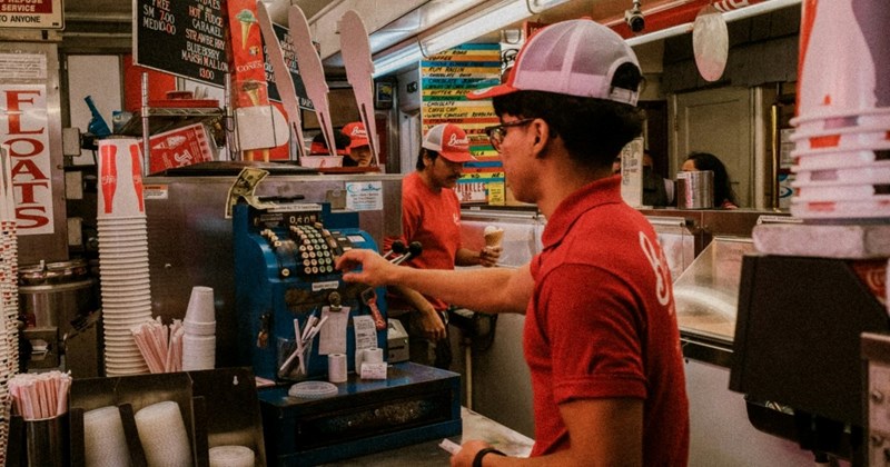 customer service boss employee toxic-workplace manager upper management sick fast food workplace malicious compliance Workplace - 43977221